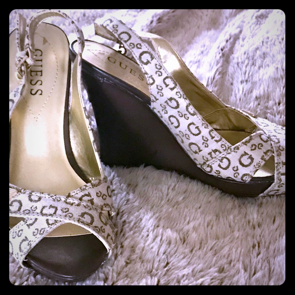 Guess Monogram Wedges Size 6